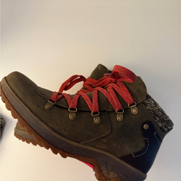 Merrell Shoes - Merrell Women's Brown Hiking Boots with Red Laces